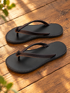 Sandalias Unisex de Cuero Premium, Tipo Chanclas, Color Marrón y Negro, Tallas 2-11, Calzado Casual de Verano, Venta al Por Mayor, OEM, Marca Privada, Exportación - Product Image 2