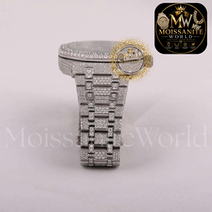 นาฬิกาข้อมือควอตซ์ทรงแปดเหลี่ยมสำหรับผู้ชาย MOISSANITE WORLD รุ่นหรูหรา ขนาด 43 มม. ประดับเพชร สายสแตนเลสสตีล พร้อมตัวล็อคแบบ Deployment Clasp - Product Image 2
