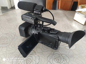 กล้องวิดีโอแบบมือถือระดับมืออาชีพ HXR-NX70C พร้อมซูมออปติคอล 12 เท่า ความละเอียด Full HD 1080p หน้าจอ LCD ขนาด 3.0 นิ้ว สำหรับการประชุม - Product Image 4