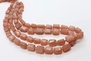 ลูกปัดมูนสโตนสีพีชทรงเหลี่ยมไม่สม่ำเสมอขนาด 7x10-8x12 มม. ลูกปัดมูนสโตนขัดเงา 16 นิ้ว ลูกปัดมูนสโตนสีพีชสำหรับทำเครื่องประดับ - Product Image 2