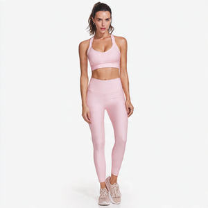 ชุดโยคะสำหรับผู้หญิง เสื้อชั้นในแบบ Racer-Back กางเกงขาสั้นสองชิ้น ชุดออกกำลังกายแบบรัดรูป ระบายอากาศได้ดี เป็นมิตรกับสิ่งแวดล้อม - Product Image 3