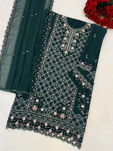 Traje de Chifón Semisellado con Bordado de Lentejuelas para la Colección de Trajes Indios y Pakistaníes - Product Image 4