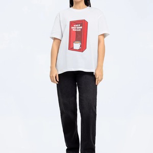 Camiseta Blanca de Cuello Redondo para Mujer con Estampado de Café, Corte Holgado, Casual, Manga Corta, 100% Algodón Jersey - Product Image 4