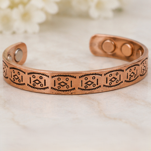 Elegante Brazalete Magnético de Cobre Puro con Detalle de Diamantes Tribales, Artesanía Exquisita, Regalo Promocional Novedoso - Product Image 1