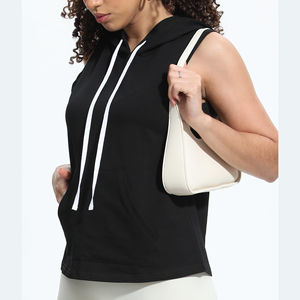 Camiseta deportiva con capucha de secado rápido y transpirable con borlas para mujer, para correr, culturismo y fitness. - Product Image 5