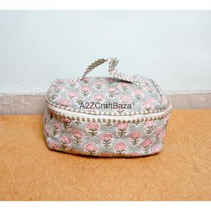 Ensemble de 3 trousses de toilette matelassées faites à la main en 100 % coton avec fermeture éclair, imperméables, réutilisables et écologiques, petites pochettes de maquillage - Product Image 1