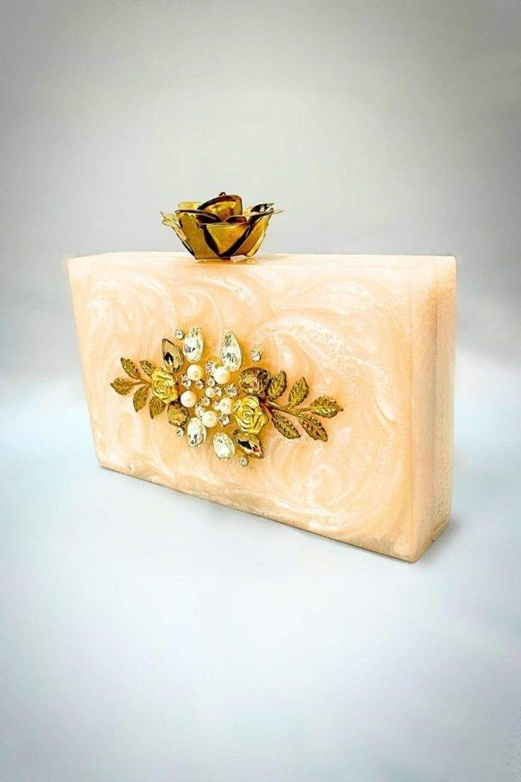 เช่นเดียวกับภาพ