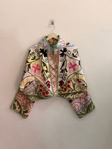 Veste en coton brodée à la main à motifs floraux, col mandarin, manches trois quarts, style Prairie Chic, longueur courte, pour femme - Product Image 4