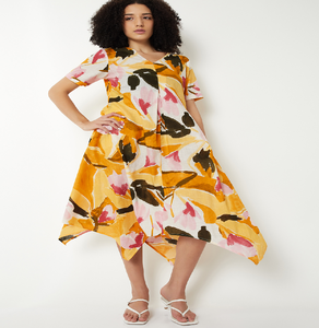 Elegante vestido de algodón negro con cuello cuadrado y hermosos detalles de bordado floral blanco. Disponible a precios de mayorista. - Product Image 5