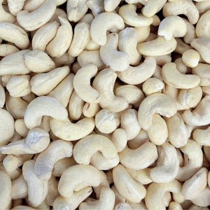 Ready To Ship Cashews SANTIGO <b>Nuts</b> <b>Kernels</b> Cashew <b>Nuts</b> Kaju Badam OEM, ODM Packaging - Product Image 1