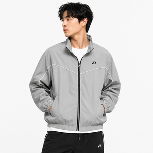 Veste de survêtement légère pour homme à faible MOQ, coupe-vent et imperméable personnalisable, style streetwear avec bandes réfléchissantes - Product Image 3