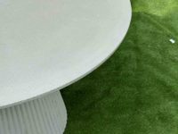 Table basse de luxe en béton fibré conique cannelé, base ronde, mobilier moderne en GFRC pour salon, utilisation intérieure et extérieure