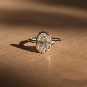 Anillo de Compromiso y Boda Solitario Étnico con Diamante Ovalado de 1.50CT Cultivado en Laboratorio, Brillante y Espléndido, para Mujer, Oro Amarillo de 14K con Engaste de Garras - Product Image 1