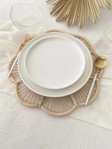 Posavasos de Ratán con Forma Floral para Cafeterías, Restaurantes, Mesas de Oficina y Servicio de Buffet, para Tazas de Té, Café y Platos - Product Image 3