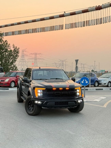 รถ SUV ปี 2024 มือสอง รุ่น EcoBoost 4.1-6L ดีเซล สีดำ เครื่องยนต์ V6 เทอร์โบ เกียร์อัตโนมัติ เบาะหนังสีเข้ม พวงมาลัยซ้าย ล้อแม็กซ์อะลูมิเนียมด้านหลัง - Product Image 3