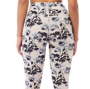 Leggings sublimados para mujer de alta demanda, precio al por mayor, tela suave 100% poliéster, estilo superior duradero, leggings sublimados para mujer - Product Image 5