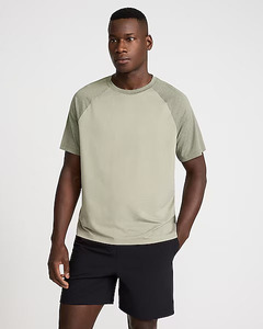 เสื้อยืดผู้ชายผ้าฝ้าย 100% หนา 230gsm แบบเรียบ รับสกรีนโลโก้ ทรงหลวม คอกลม กันยับ ระบายอากาศดี ผลิตโดยโรงงาน OEM ขายส่ง - Product Image 1