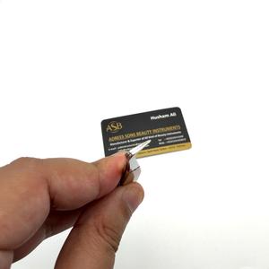 Pinzas para extensión de pestañas de 90 grados, delgadas, de acero inoxidable con punta de fibra, ligeras, resistentes al sudor, con agarre fuerte y logotipo personalizado. - Product Image 2