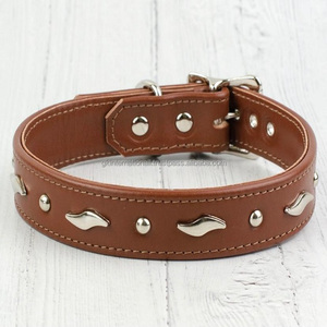 Collar de perro de cuero con tachuelas hecho con cuero genuino de alta calidad en dos colores variantes y tamaños personalizados collar de Mascota de alta calidad - Product Image 1