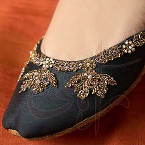 รองเท้าคุสซ่าแฟชั่นพิมพ์ลายกันลื่น ทำมือ พื้นรองเท้าหนังแท้ ปักสีตามสั่ง และโลโก้ตามสั่ง - Product Image 6