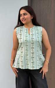 เสื้อครอปแขนกุดพิมพ์ลายดอกไม้สีเขียวมิ้นท์สำหรับผู้หญิง ทรงหลวม สไตล์ลำลอง เหมาะกับกางเกงยีนส์ ใส่ได้ทุกวันในช่วงฤดูร้อน - Product Image 1
