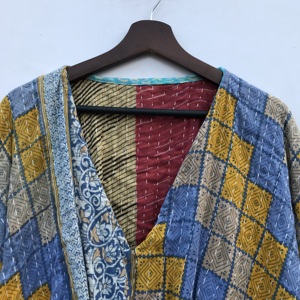 Caftán Kantha de algodón hecho a mano – Vestido bohemio sostenible para mujer, ideal para vacaciones - Product Image 4