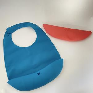 Bavoir en silicone pour adultes, réglable et lavable, imperméable avec poche récupératrice de miettes, qualité alimentaire, compatible lave-vaisselle, pour hommes et femmes, soins aux personnes âgées - Product Image 3