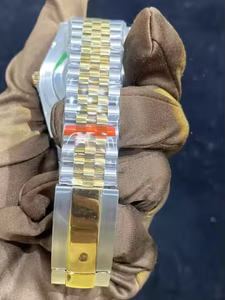 Reloj de Cuarzo para Hombre Estilo Real con Decoración de Diamantes Moissanite, Reloj de Acero Inoxidable Premium para Eventos de Oficina y Regalos - Product Image 4