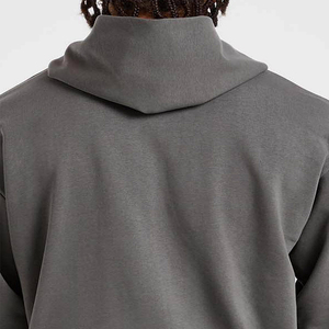 Sudadera con Capucha Gris Clásica para Hombre, Diseño Premium, Logotipo Personalizado, Venta al Por Mayor, Corte Holgado y Cómodo para Invierno - Product Image 3