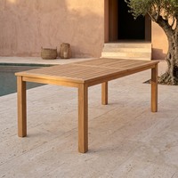 Ensemble de table et chaises de restaurant en teck commercial, résistant aux intempéries, avec chaises sans accoudoirs en corde, mobilier contractuel pour hôtel et terrasse extérieure