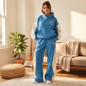 Ensemble de survêtement décontracté pour femme, bleu ciel et blanc, avec sweat à capuche oversize et pantalon de jogging à jambes larges, tenue deux pièces - Product Image 6