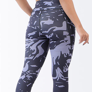 Leggings élégants avec tissu de qualité supérieure, toucher doux et maintien confortable pour l'entraînement, entièrement personnalisables - Product Image 6