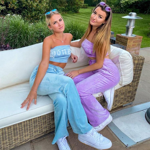 Ensemble de survêtement en velours avec logo personnalisé de haute qualité, débardeur streetwear tendance et pantalon de jogging pour femme, orné de lettres en strass - Product Image 2