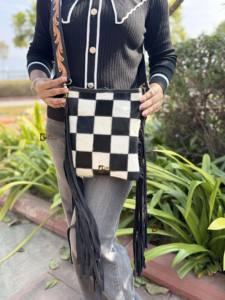 Vente en gros de sacs à franges en cuir de vachette de haute qualité usinés à la main, beaux sacs de créateur pour femmes à usage multiple - Product Image 2