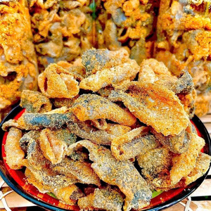 ขนมปลาแซลมอนฮาลาลกับไข่แดงเค็มทอดและขนมขบเคี้ยวกรอบสำหรับซูเปอร์มาร์เก็ตและตัวแทนจำหน่าย