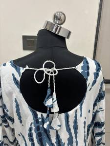 Vestido Western de Manga Larga con Estampado Tie Dye Blanco para Mujer, Escote Corazón, Acampanado, con Lazos y Espalda Recortada, Ropa de Mujer al por Mayor - Product Image 6