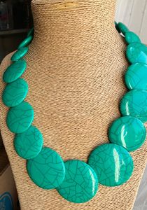 Collar con Colgante de Resina Hecho a Mano APEX ALIGN AARN133 con Bonito Diseño de Paz y Cadena de Cuentas, Regalo para Mujer - Product Image 3