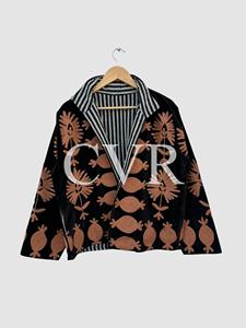 เสื้อโค้ทกำมะหยี่ปักลายดอกไม้ด้วยมือ ปกคอปก แขนยาว ไซส์ใหญ่ เสื้อคลุมฤดูใบไม้ร่วงสำหรับผู้หญิง สไตล์ลำลอง - Product Image 1