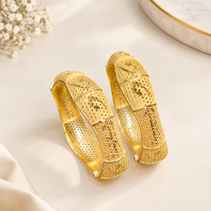 ชุดกำไลข้อมือพรีเมียม Jewel Space JS-BS07 รุ่น Broad Kada |   ทองเหลืองเคลือบทอง 24K |   เครื่องประดับเจ้าสาวอินเดียที่ประณีตสำหรับงานแต่งงานของผู้หญิง - Product Image 1