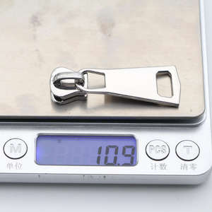 Deslizador de Cremallera con Logotipo Dorado OEM 2026 con Piedras de Circonia Cúbica o Diamantes de Imitación para Accesorios - Product Image 5