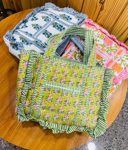 กระเป๋าโท้ทลายดอกไม้ขนาดเล็กแบบมีระบาย พร้อมโบว์ผ้าฝ้ายสำหรับผู้หญิง สั่งทำโลโก้ได้ มีหลายสีให้เลือก - Product Image 3