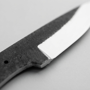 Cuchillo de caza y camping de acero al carbono OEM al por mayor, con hoja de 8 pulgadas, punta caída, esqueletizado, espiga completa, para desollar, suministro para cuchilleros DIY - Product Image 3
