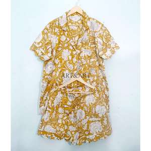 Conjunto de Pijama Corto de Algodón para Mujer, Ligero, Transpirable y Cómodo para Verano, con Encaje y Botones, Estampado Indio Hecho a Mano - Product Image 3