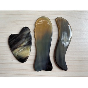 Masseur Gua Sha en corne de buffle naturelle pour la thérapie spa et les soins de la peau - Product Image 3