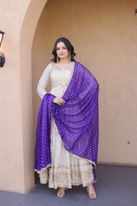 Vestido Anarkali Tradicional Indio con Bordado Zari, Elegante, para Fiestas y Bodas, Ropa de Gala para Mujer - Product Image 6