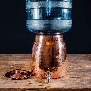 Distributeur d'eau portable en cuivre pur, martelé à la main, isolé sous vide, avec robinet et support |   Design contemporain - Product Image 3
