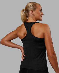 Camiseta deportiva de verano para mujer, con logo personalizado, para yoga y entrenamiento, hecha en Pakistán. - Product Image 2