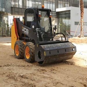 Cargadora Compacta JCB para Trabajo Pesado con Ingeniería Robusta, Alta Potencia de Elevación y Excelente Productividad en el Campo - Product Image 1