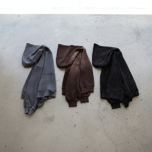 เสื้อฮู้ดดี้ผู้ชายแบบสั่งทำ OEM ประดับเพชรเทียม ผ้าฝ้าย 100% สตรีทแวร์ ผ้าถักเนื้อนุ่ม ทรงปกติ สไตล์วินเทจ สำหรับฤดูใบไม้ร่วง น้ำหนัก 400gsm ซักแบบ Acid Wash แห้งเร็ว - Product Image 5