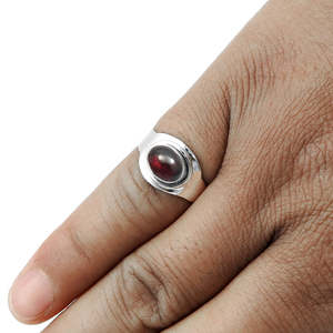 Fabuloso Anillo Ovalado con Gema de Granate Rojo, Elaborado con Plata de Ley 925, Joyería Bohemia de Plata para Ella - Product Image 3